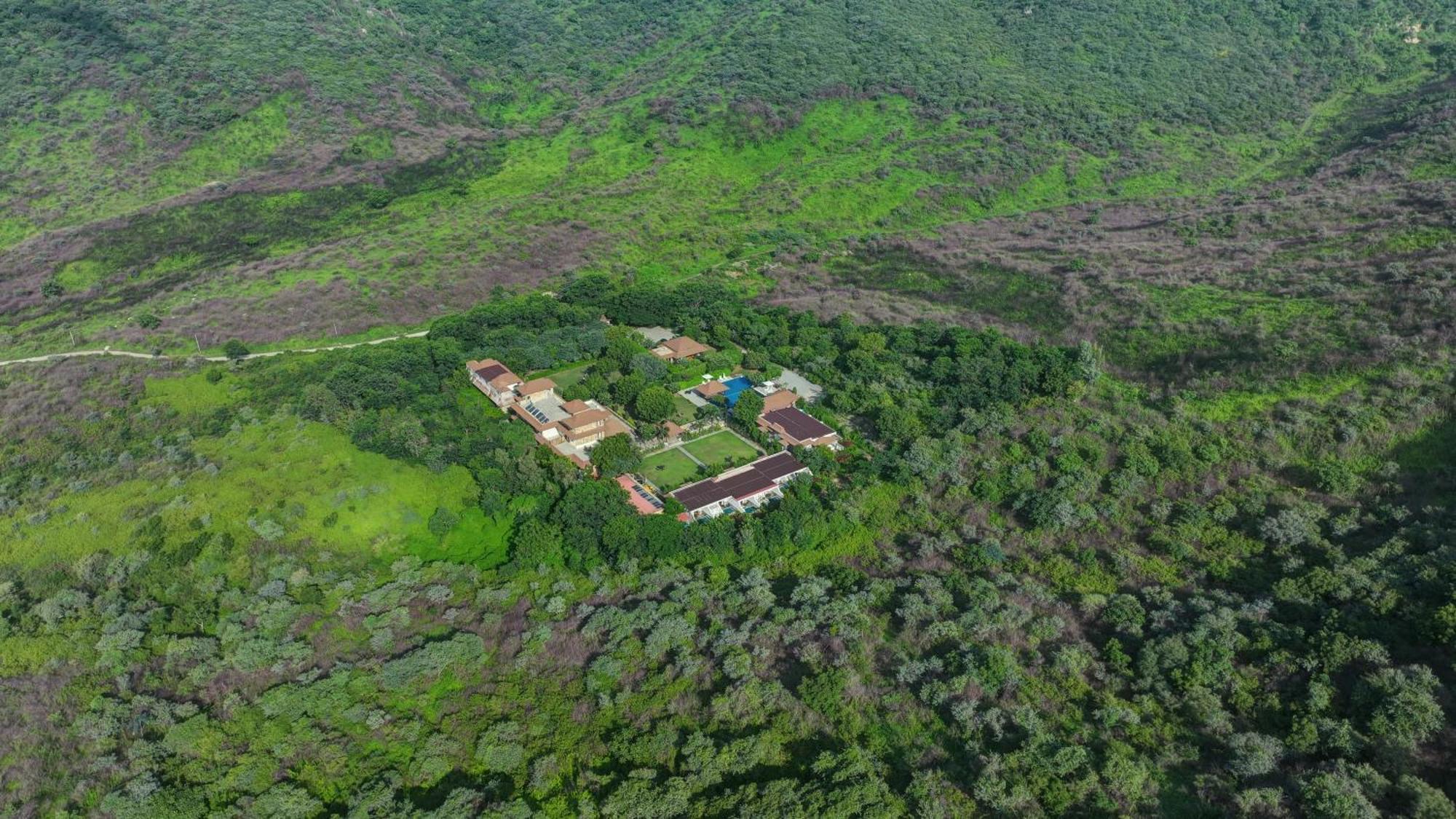 Anandam - A Luxury Resort In Удайпур Экстерьер фото
